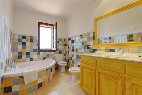 Pollenca Villa Sleeps 8 Pool Air Con Wifi