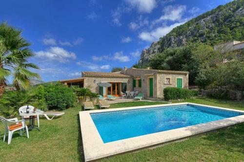 Pollenca Villa Sleeps 6 Pool Air Con Wifi