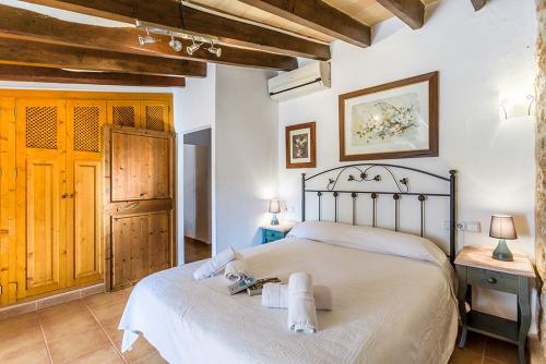 Pollenca Villa Sleeps 8 Pool Air Con Wifi