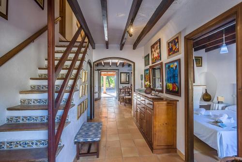 Pollenca Villa Sleeps 8 Pool Air Con Wifi