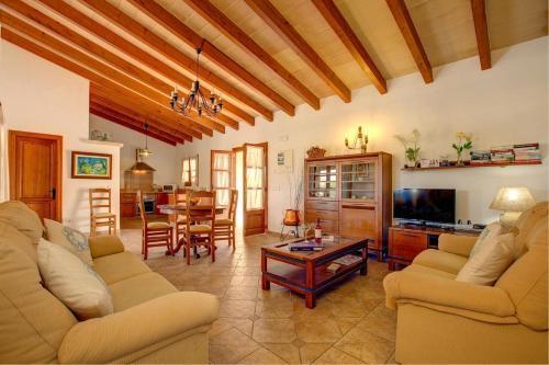 Pollenca Villa Sleeps 4 Pool Air Con Wifi