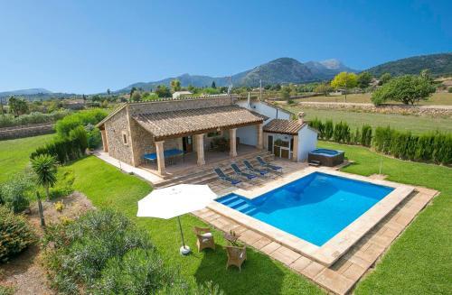 Pollenca Villa Sleeps 4 Pool Air Con Wifi