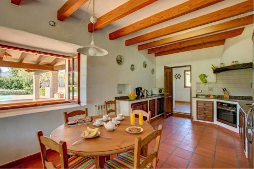 Pollenca Villa Sleeps 6 Pool