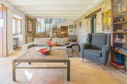 Pollenca Villa Sleeps 8 Pool Air Con Wifi