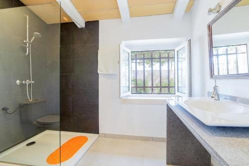 Pollenca Villa Sleeps 6 Pool Air Con Wifi