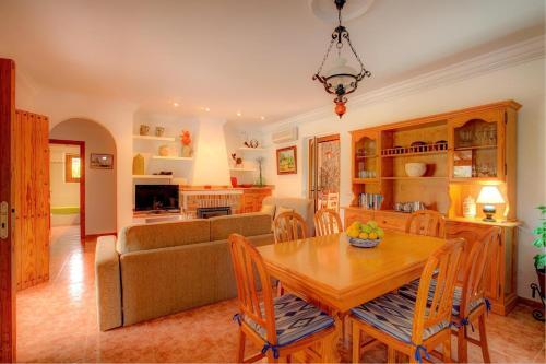 Pollenca Villa Sleeps 4 Pool Air Con Wifi