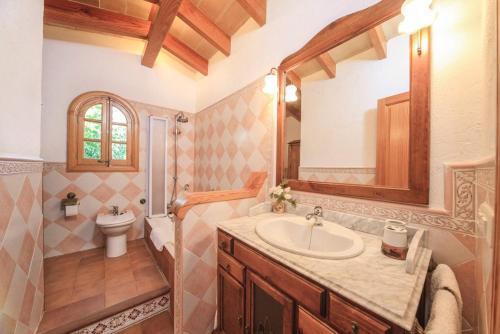 Pollenca Villa Sleeps 4 Pool Air Con Wifi