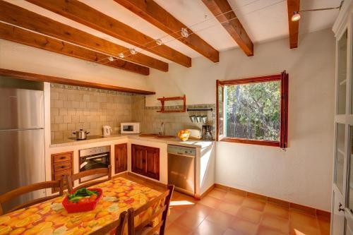 Pollenca Villa Sleeps 4 Pool Air Con Wifi