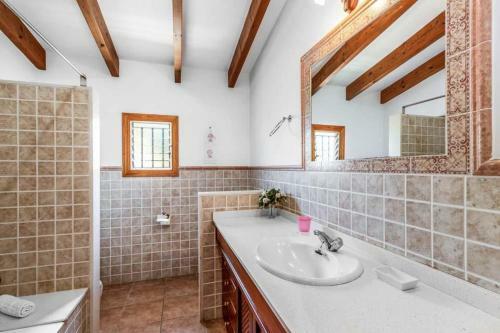 Pollenca Villa Sleeps 6 Pool Air Con Wifi