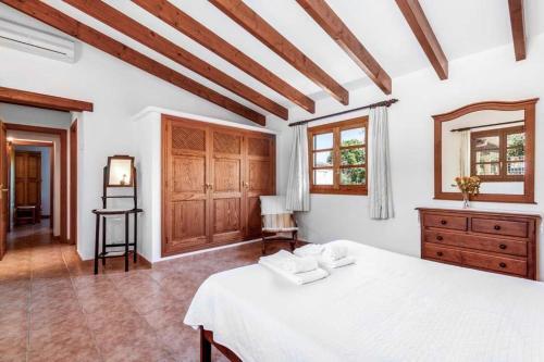 Pollenca Villa Sleeps 6 Pool Air Con Wifi