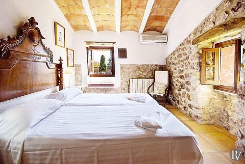 Pollenca Villa Sleeps 8 Pool Air Con Wifi