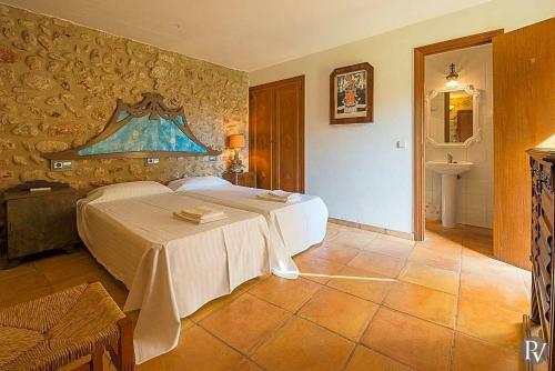 Pollenca Villa Sleeps 8 Pool Air Con Wifi