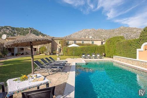 Pollenca Villa Sleeps 8 Pool Air Con Wifi