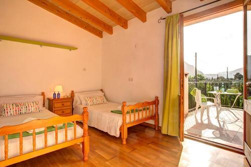 Pollenca Villa Sleeps 8 Pool Air Con Wifi
