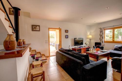 Pollenca Villa Sleeps 8 Pool Air Con Wifi