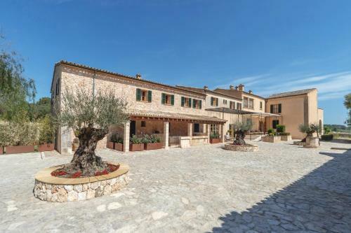 Hotel Rural Es Riquers