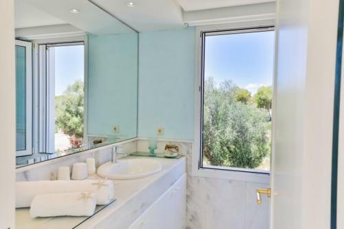 Cala Egos Villa Sleeps 8 Pool Air Con Wifi