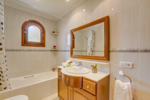 Port D'alcudia Villa Sleeps 8 Air Con Wifi