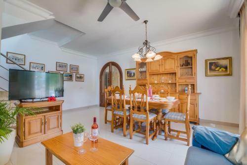 Port D'alcudia Villa Sleeps 8 Air Con Wifi