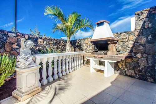Puerto Del Carmen Villa Sleeps 8 Pool Wifi