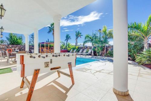 Puerto Del Carmen Villa Sleeps 8 Pool Wifi