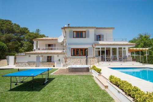Port De Pollenca Villa Sleeps 8 Pool Wifi