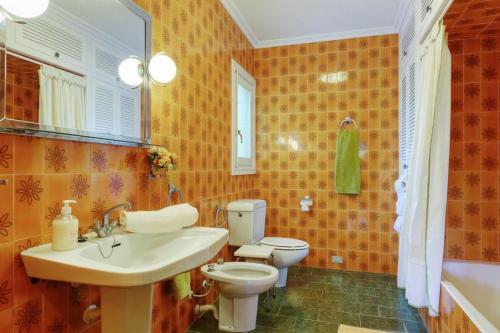 Punta Prima Villa Sleeps 9 Pool Air Con Wifi
