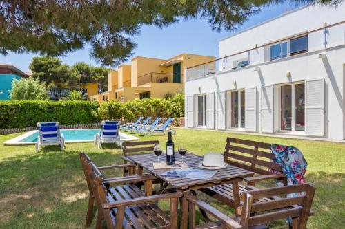 Punta Prima Villa Sleeps 6 Pool Air Con Wifi