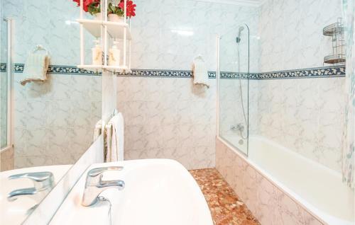 Five-bedroom Holiday Home In Ronda