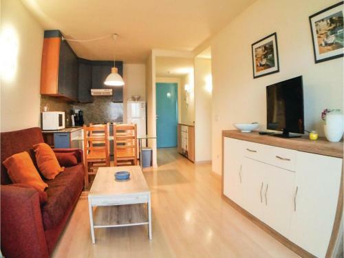 Two-bedroom Apartment In Roses