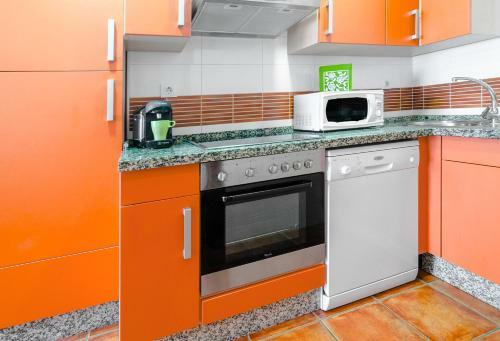 Summerland Apartments Rota