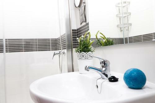 Summerland Apartments Rota