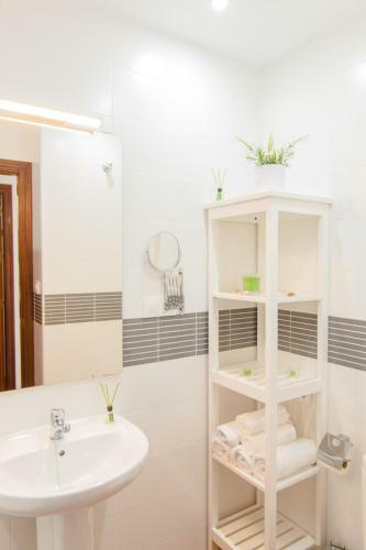 Summerland Apartments Rota