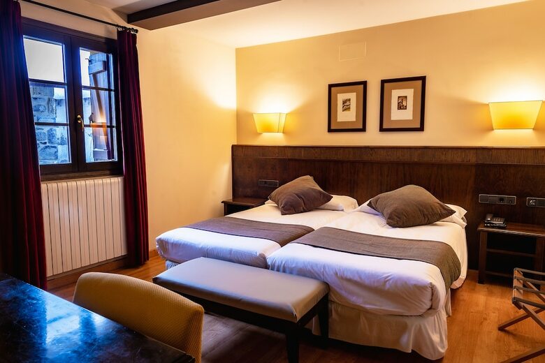 Hotel Valle De Izas