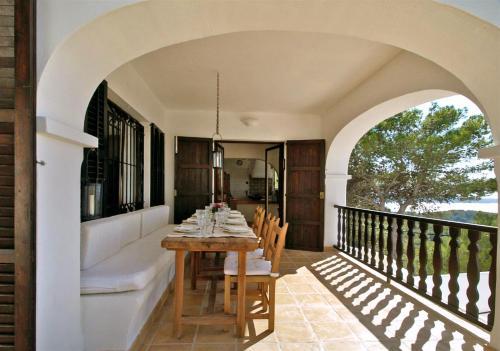 Cala Gracio Villa Sleeps 8 Pool Air Con Wifi