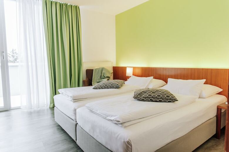 Airport Boutiquehotel Hein