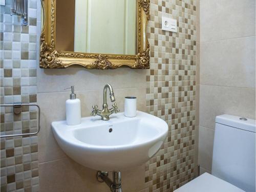 Three-bedroom Apartment In Sevilla