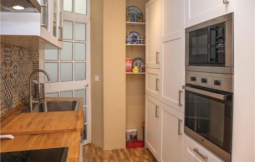 Three-bedroom Apartment In Sevilla