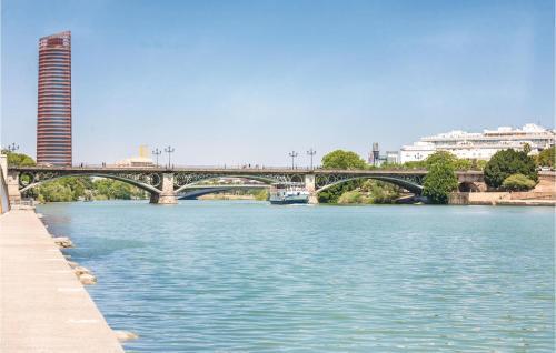 Three-bedroom Apartment In Sevilla