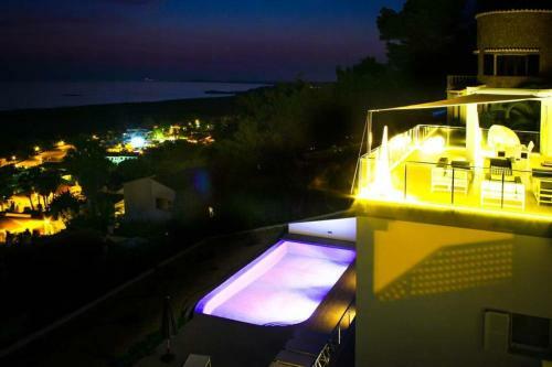 Son Bou Villa Sleeps 10 Pool Air Con Wifi