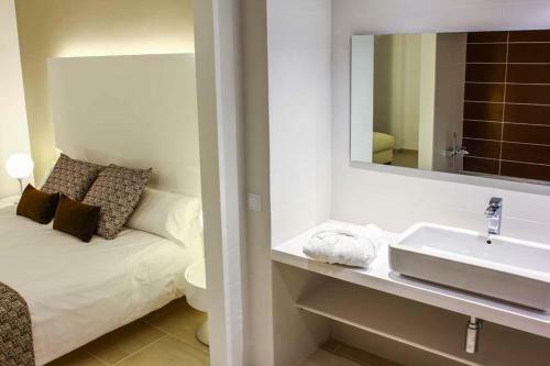 Son Bou Villa Sleeps 10 Pool Air Con Wifi