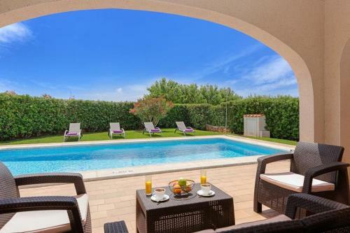 Torre Soli Nou Villa Sleeps 7 Pool Air Con Wifi