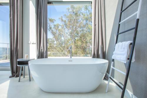 Tamariu Villa Sleeps 8 Pool Wifi