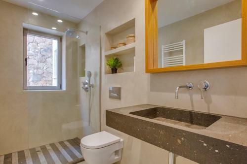 Tamariu Villa Sleeps 8 Pool Wifi