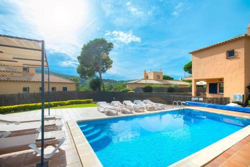 Tamariu Villa Sleeps 8 Pool Wifi