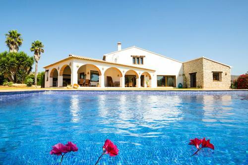 Teulada Villa Sleeps 6 Pool Wifi