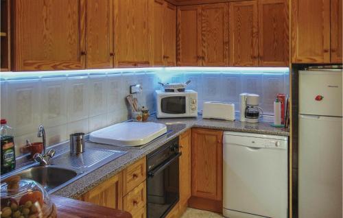 Three-bedroom Holiday Home In Torrevieja