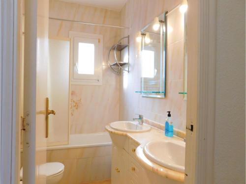 Three-bedroom Apartment In Torrevieja