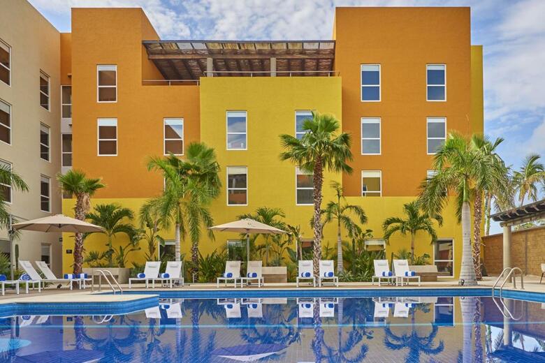 Hotel City Express Suites Cabo San Lucas