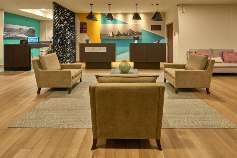 Hotel City Express Suites Cabo San Lucas